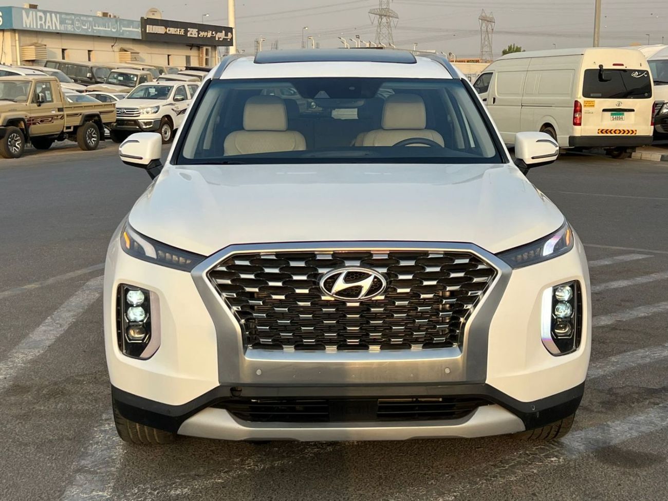 هيونداي باليساد 2022 Hyundai Palisade Full Option Sunroof -3.8L-V6-Rear Camera & sensor -Leather Seat- -