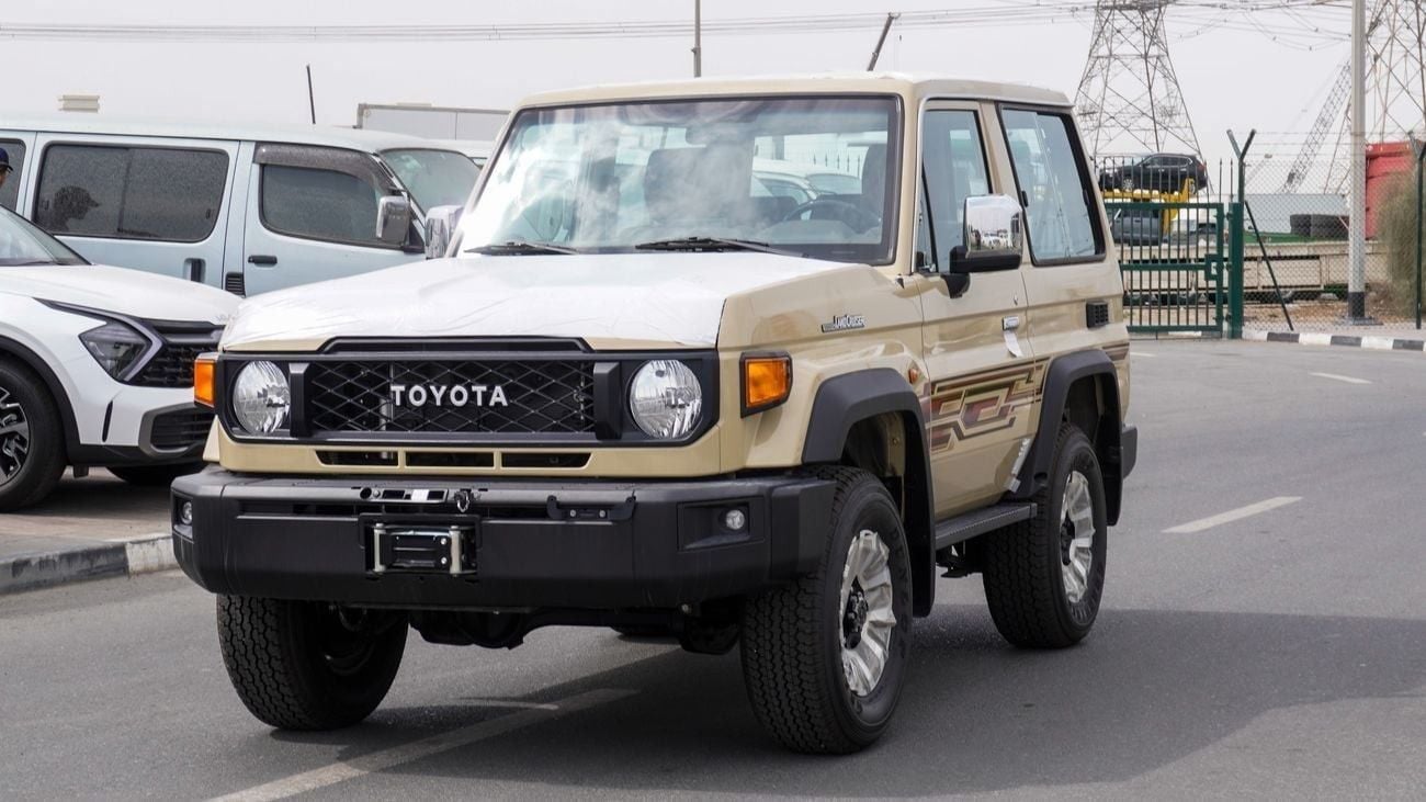 Toyota Land Cruiser 70 HT VXR LX 4.0 L V6