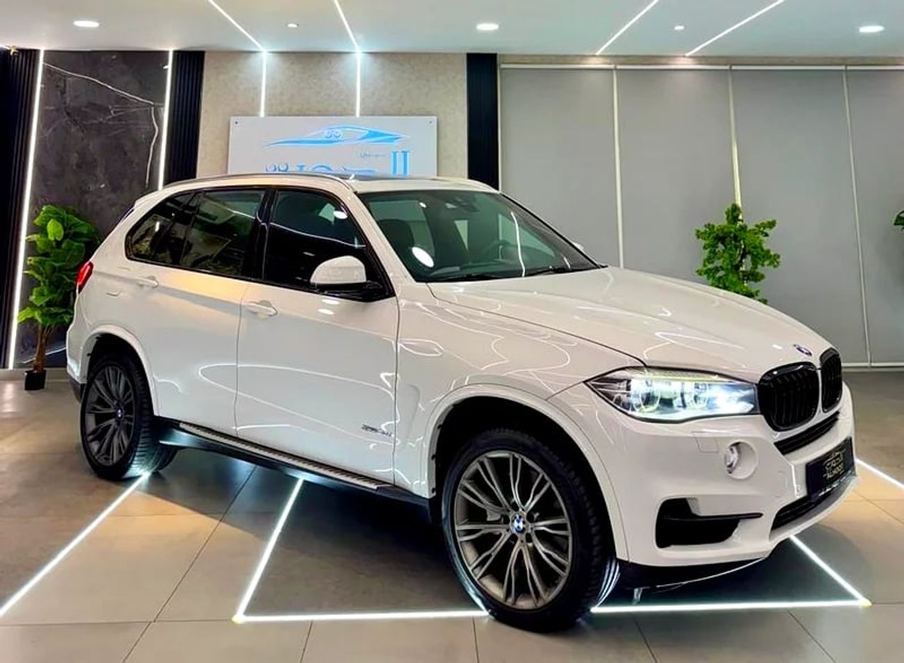 بي أم دبليو X5 INDIVIDUAL V8 || 7 SEATS || TOP RANGE II GCC II ACCIDENT FREE I| BANG OLUFSEN SYSTEM I| RADAR