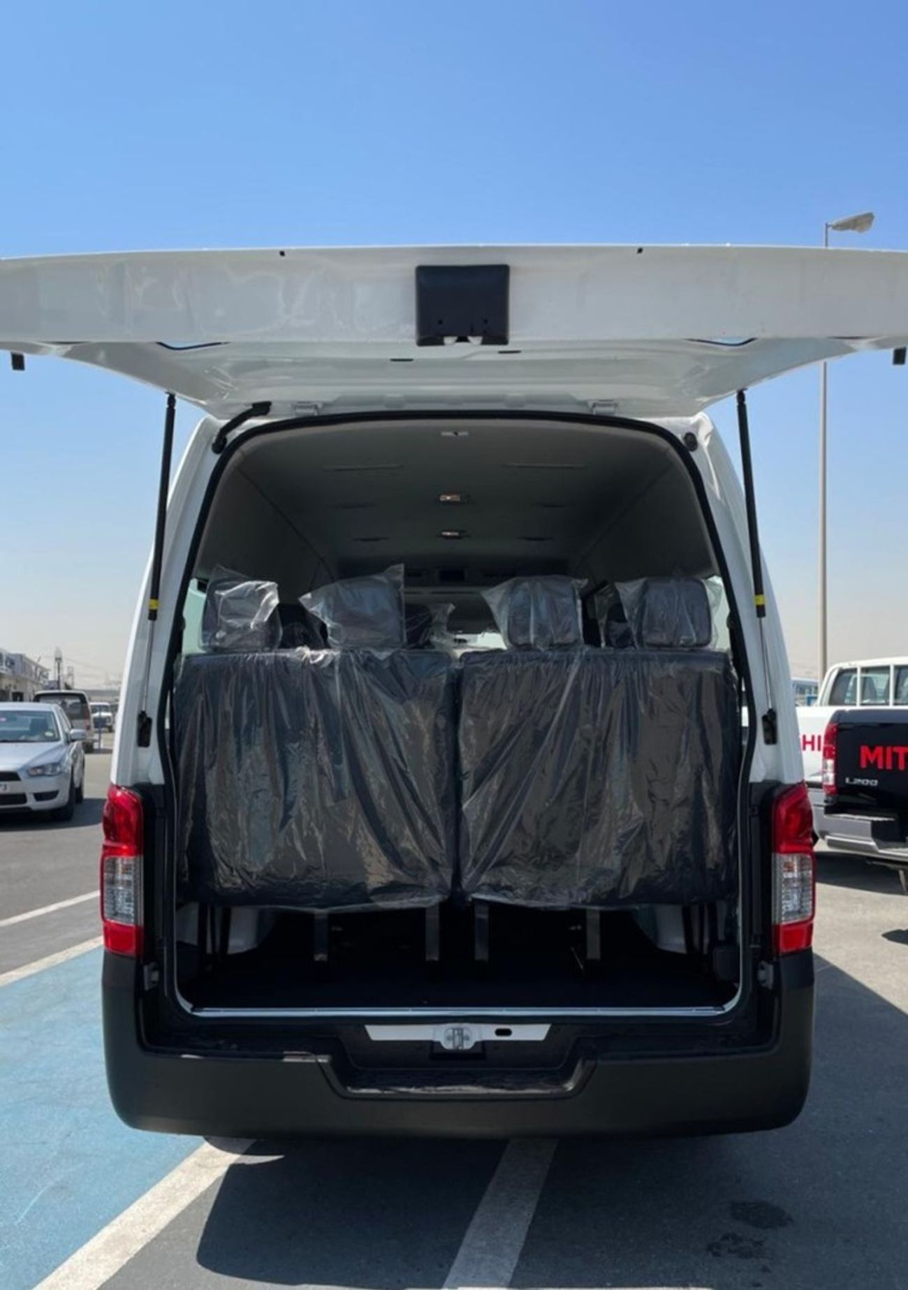 نيسان أورفان Nissan Urvan 2025 2.5L Diesel Best Price For Export!!!