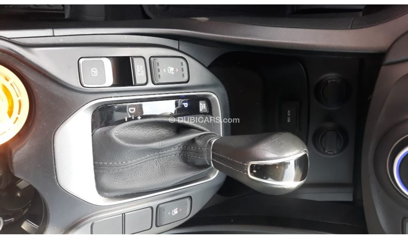 Hyundai Santa Fe 2014 Model Grand santafe V6 3.3 ltr full options Gulf specs panorama navigation camera leather seat