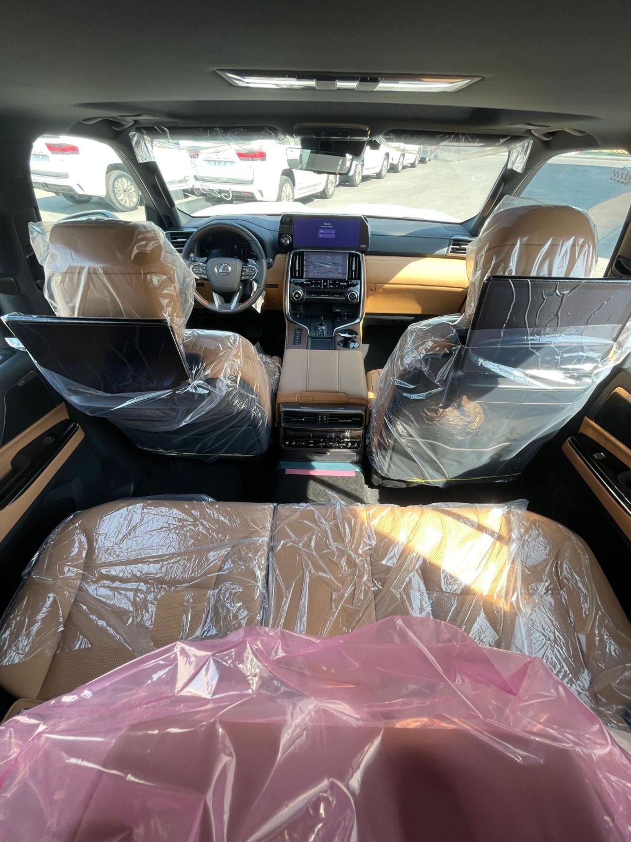 Lexus LX 700h Signature 3.5L T HYBRID WITH AUTOPARKING