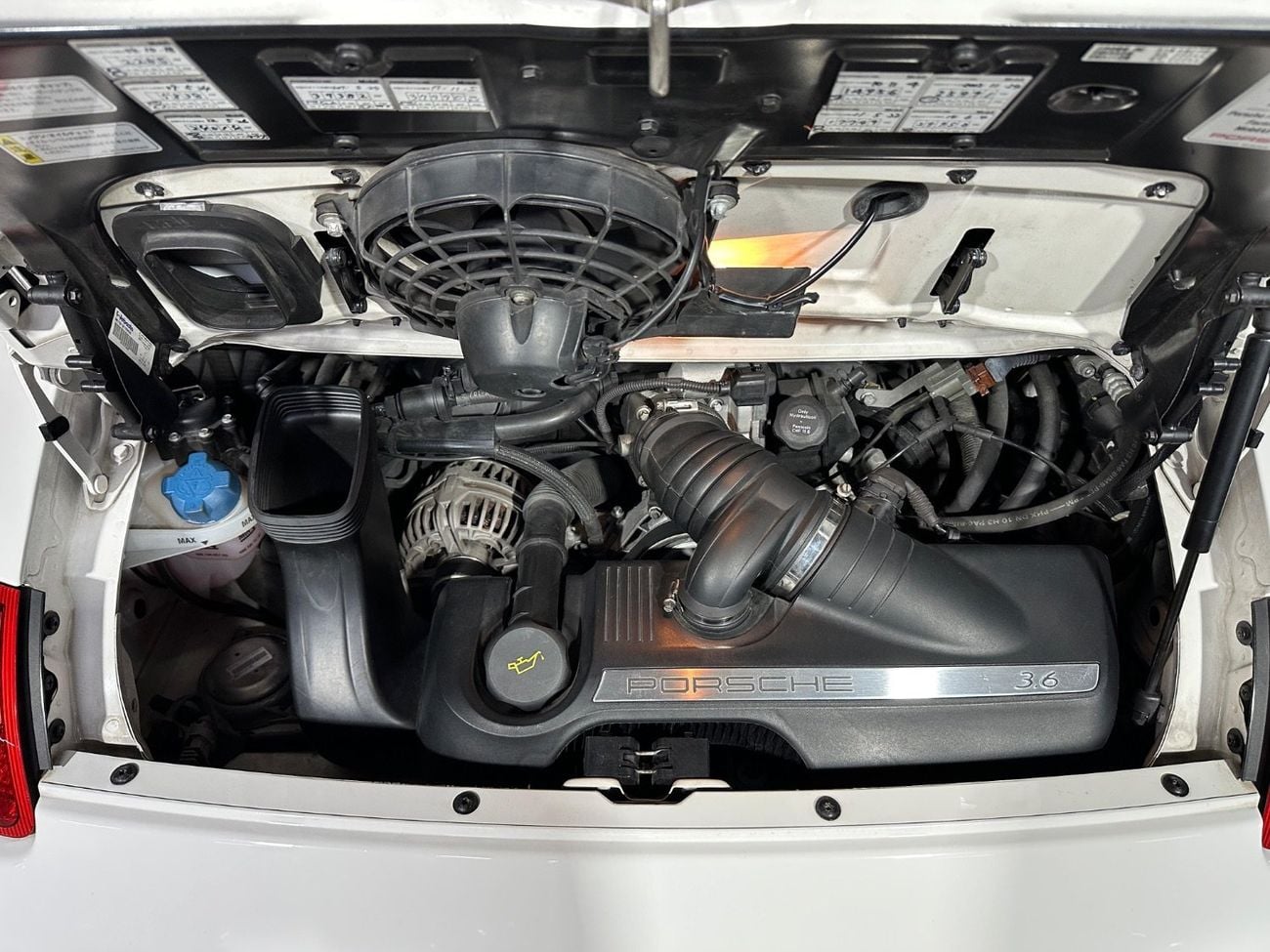 Porsche 911 CARRERA MANUAL TRANSMISSION (F6) 2008 | FULL SERVICE HISTORY | TWO KEYS | IMMACULATE CONDITION!