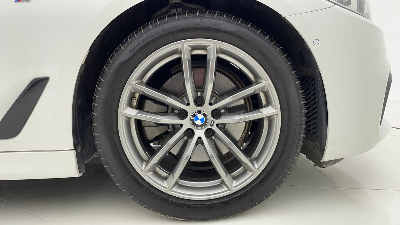 بي أم دبليو 520i M SPORT 2 | بدون دفعة مقدمة | اختبار قيادة مجاني للمنزل