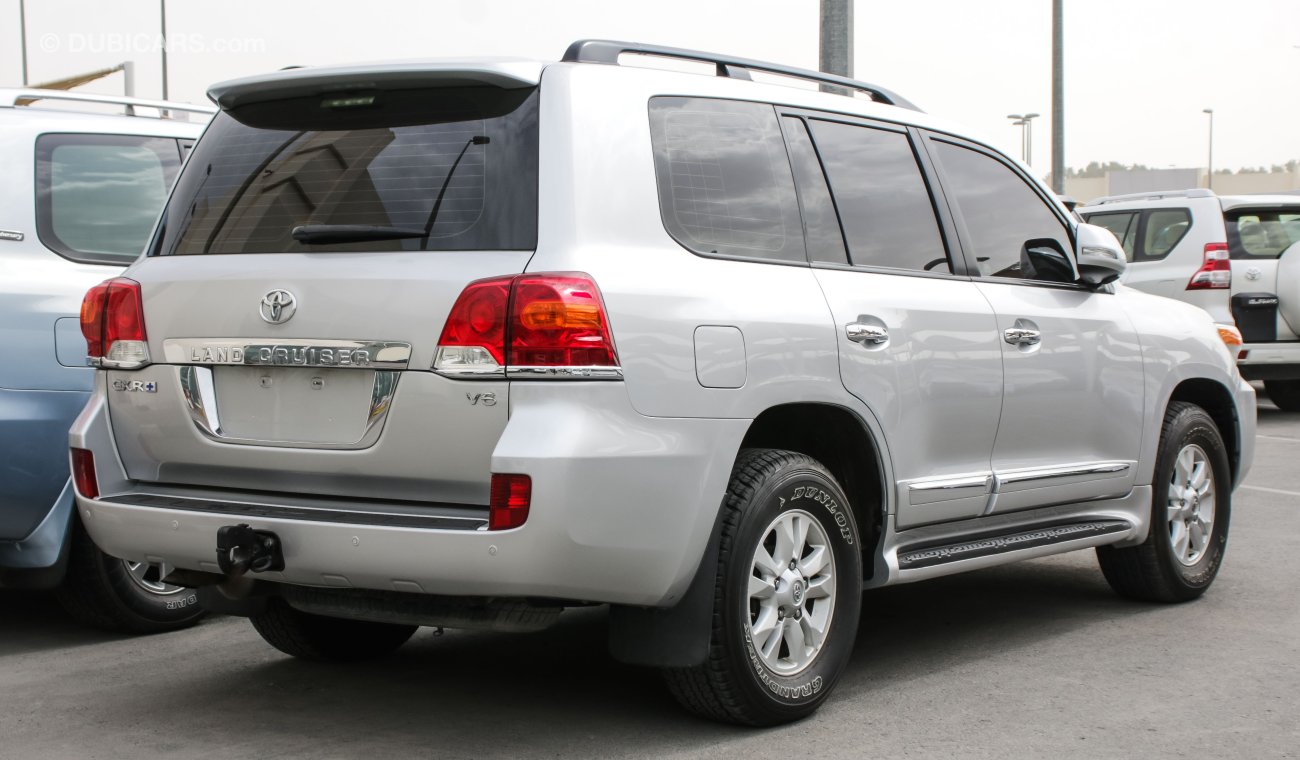 Toyota Land Cruiser GXR+ V6