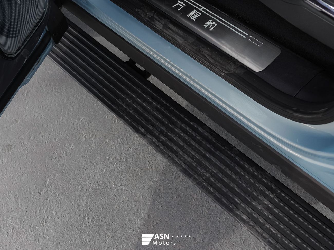 بي واي دي ليوبارد 8 Zhiyong Flagship Edition (7 Seats) 2025