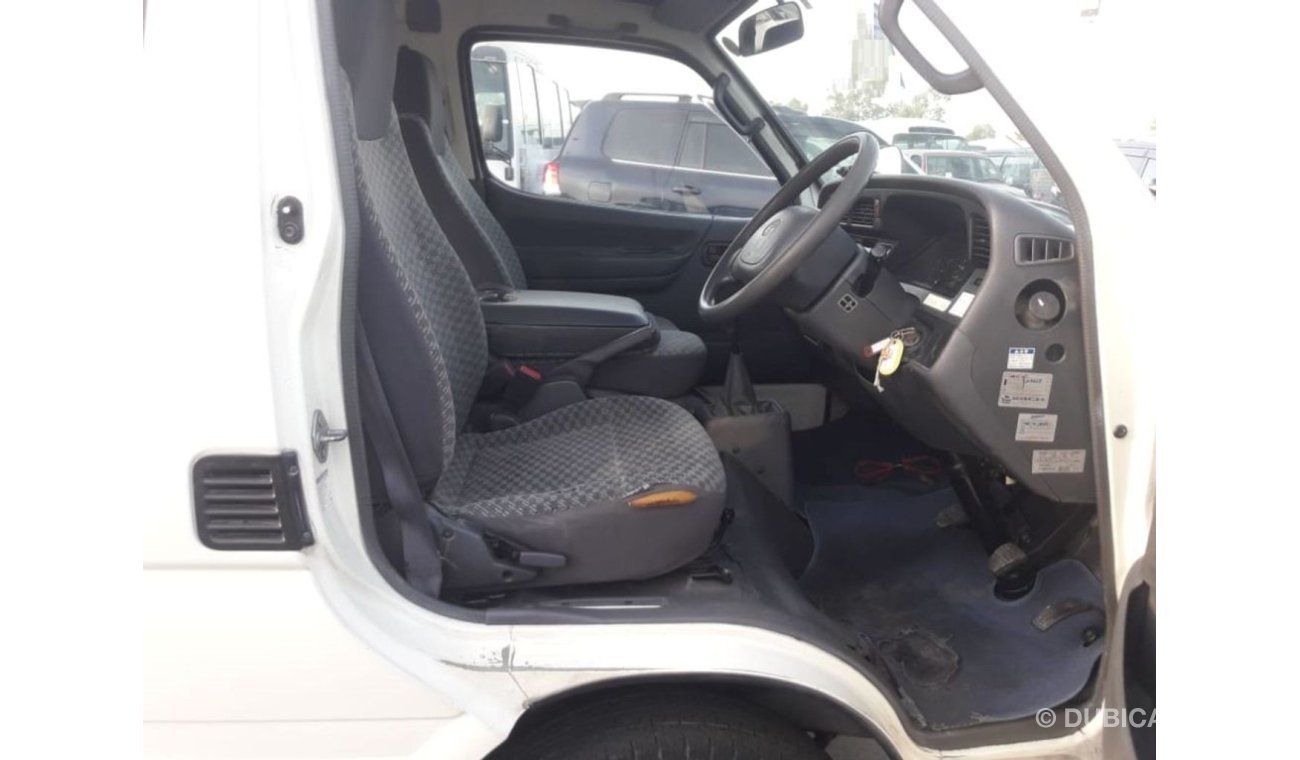 تويوتا هاياس Hiace RIGHT HAND DRIVE  (Stock no PM 732 )