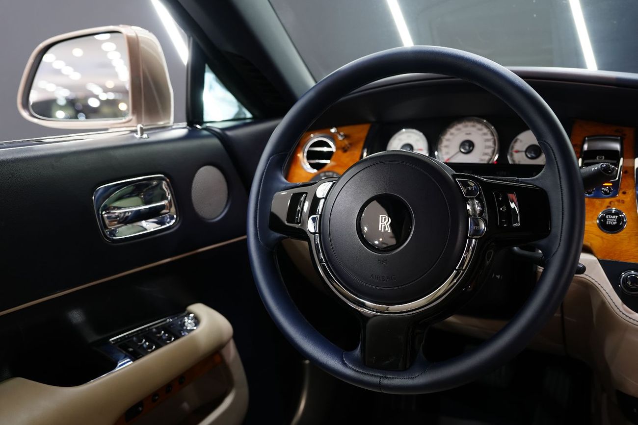 رولز رويس واريث STANDARD Two-Tone, Starlight Headliner, GCC Specs!!