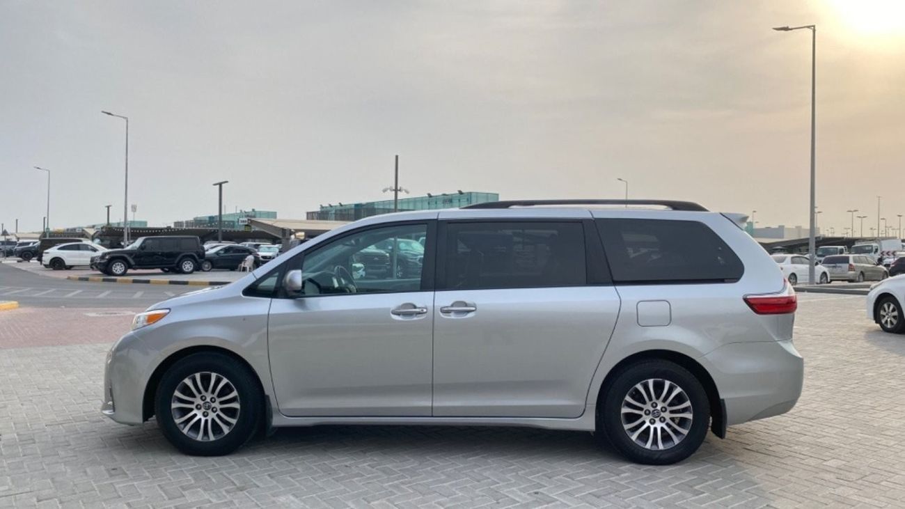 Toyota Sienna XLE, Full Option