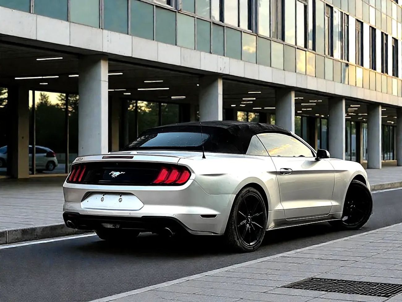 Ford Mustang EcoBoost 2.3L Coupe A/T | ECOBOOST | CONVERTIBLE | WELL MAINTAINED