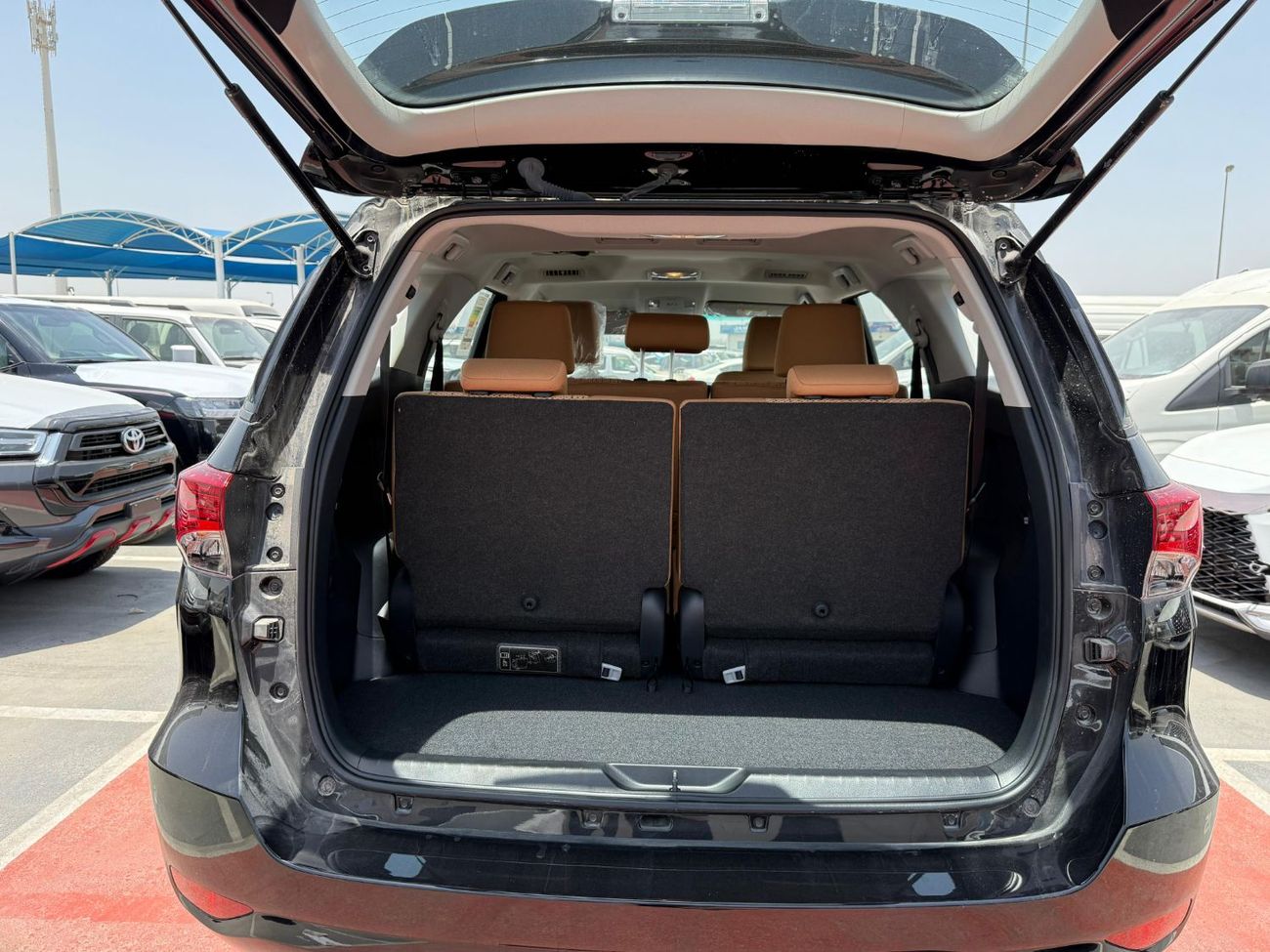 تويوتا فورتونر TOYOTA FORTUNER 2.7 AT CLIMATE CONTROL BLACK 2025