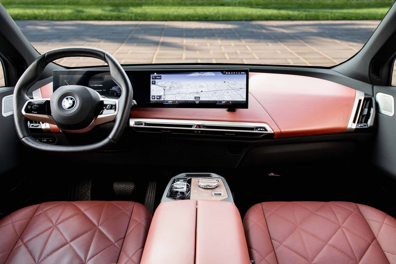 بي أم دبليو iX IX xDrive40 | 3,917 P.M | 0% Downpayment | Agency Warranty 2027! | Ramadan Offer!