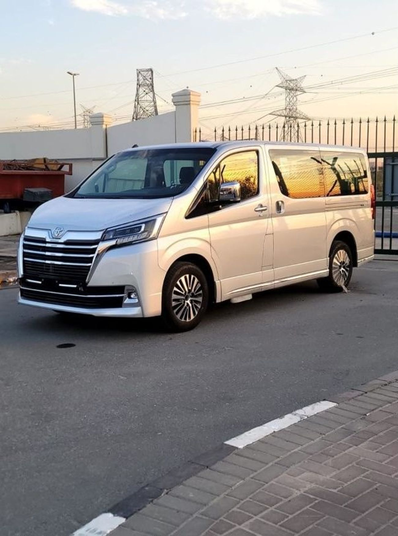 تويوتا جرافينا 3.5L PETROL AUTOMATIC 2025