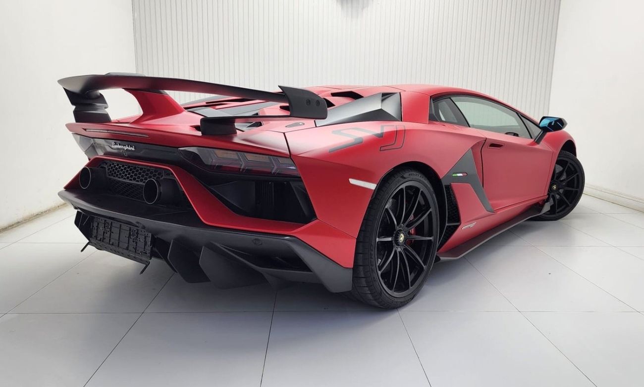 لامبورغيني أفينتادور 6.5L V12