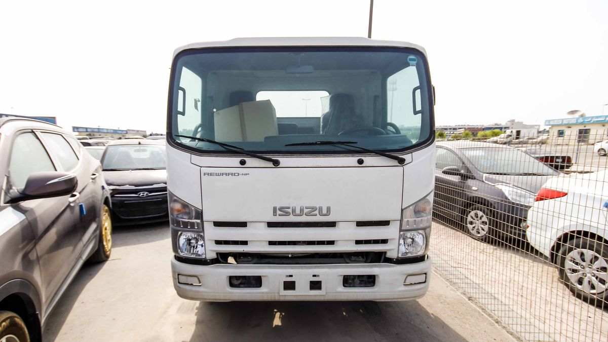 Isuzu np 21