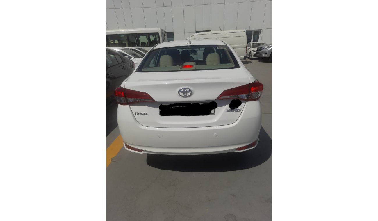 Toyota Yaris 1.3 L basic option