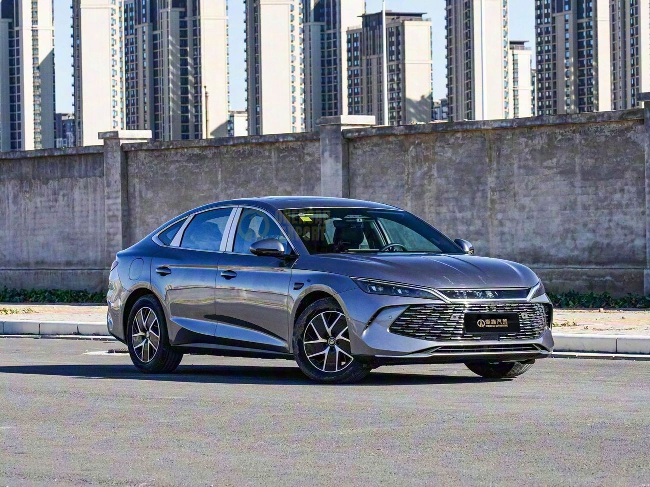 بي واي دي كين ال دي ام-اي Smart Drive Edition 120km Excellence Export to Dealers - 2025 BYD Qin L DM-i Hybrid Smart Drive Edit