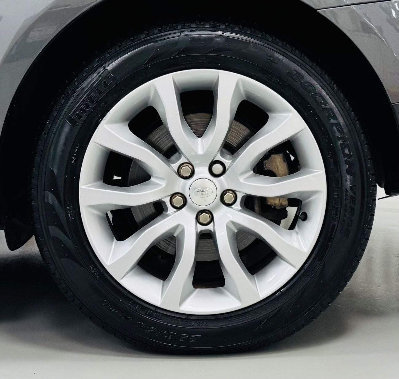 Land Rover Range Rover Sport GCC .. FSH .. V6 .. HSE .. 7 Seats .. DVD .. Top Range