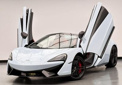 McLaren 570S Spider 2018 McLaren 570s Spider, McLaren Service History, Excellent Condition, GCC