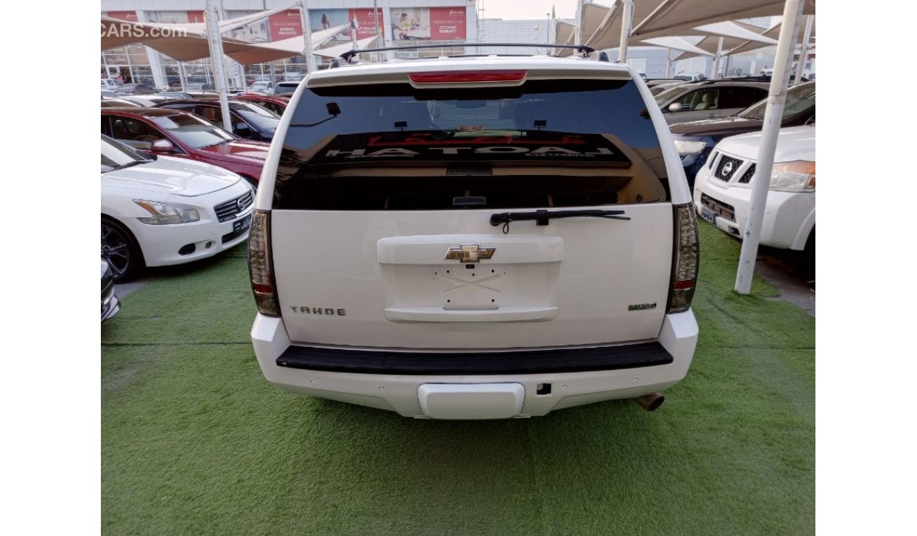 Chevrolet Tahoe Imported model 2011, white color, cruise control, alloy wheels, sensors, in excellent condition, you