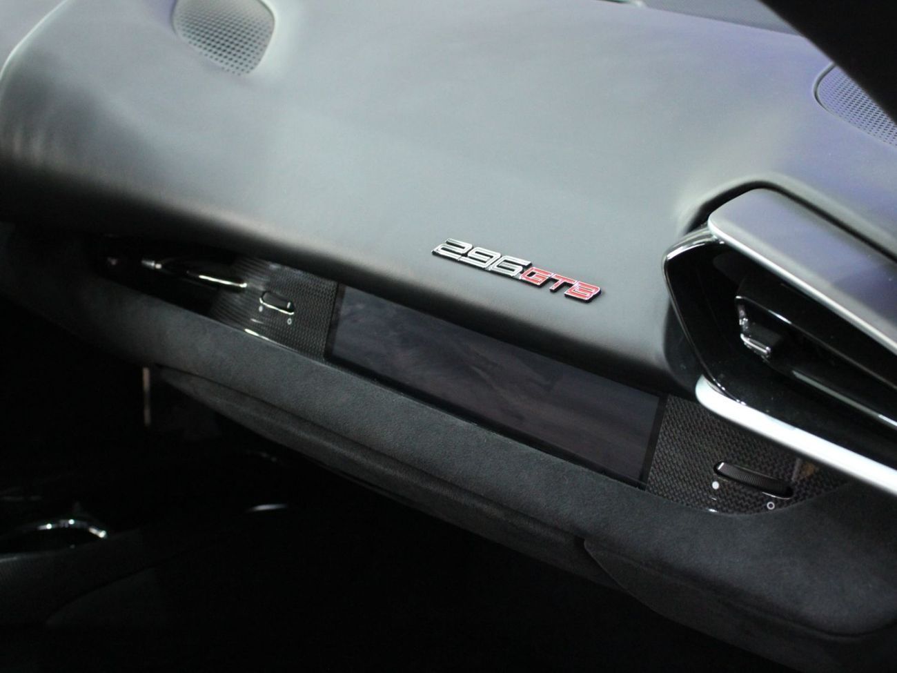 فيراري 296 GTB 3.0T V6 PHEV