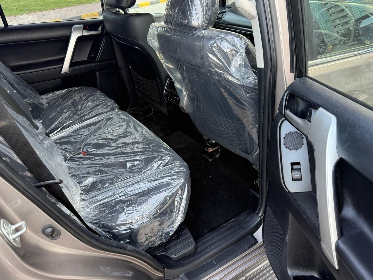 تويوتا برادو VX Full Option Right Hand Drive