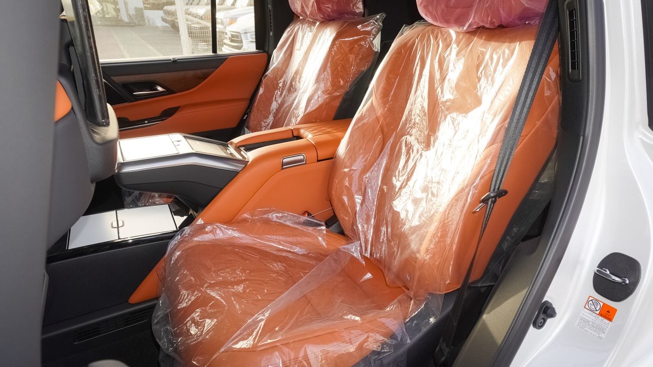 لكزس LX 600 KURO 3 5L V6  4 Seats