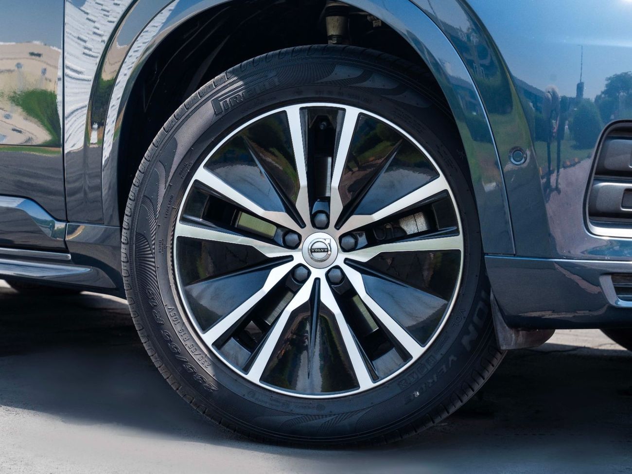 Volvo XC90 AED 2,988 PM • XC90 B5 • ONLY 15,000 KMS • OFFICAL VOLVO WARRANTY AND SERVICE CONTRACT