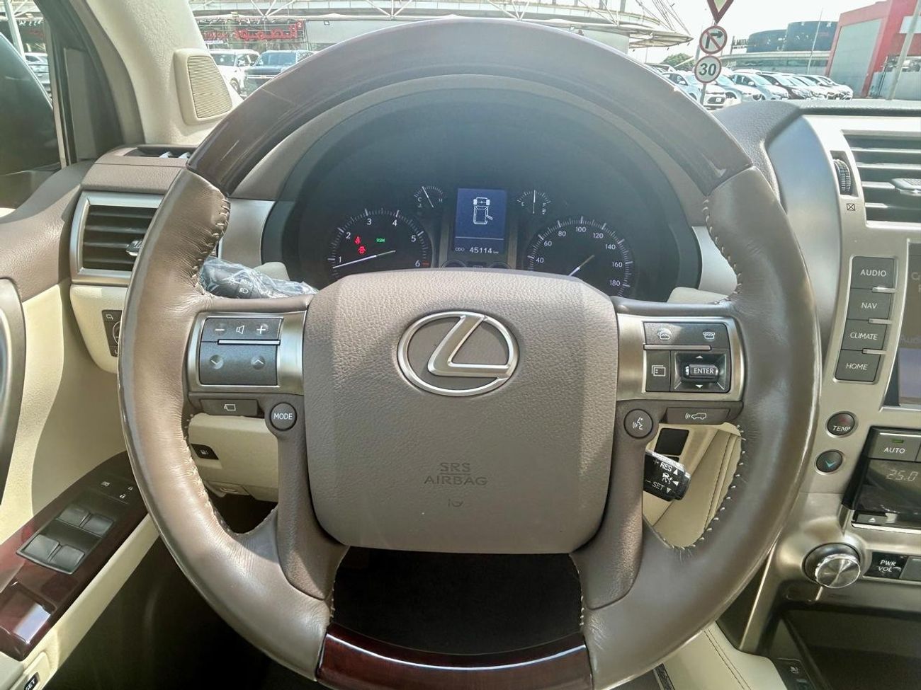 Lexus GX460 Platinum 4.6L FULL OPTION 2017 GCC LOW MILEAGE SINGLE OWNER WITH FSH IN MINT CONDITION