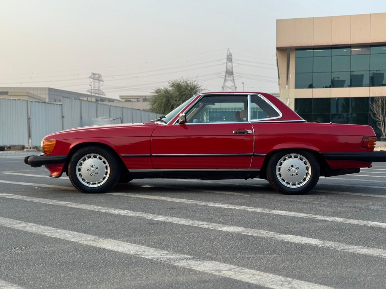 Mercedes-Benz 560 SL