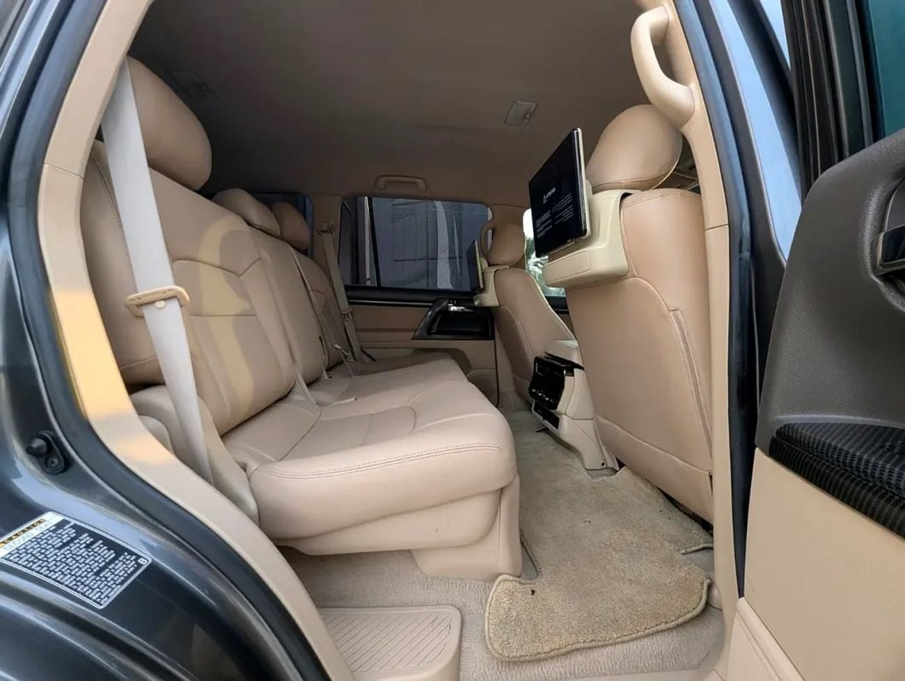 تويوتا لاند كروزر GXR Facelifted 2025 With Interior and Exterior V6 4.0L Full Option