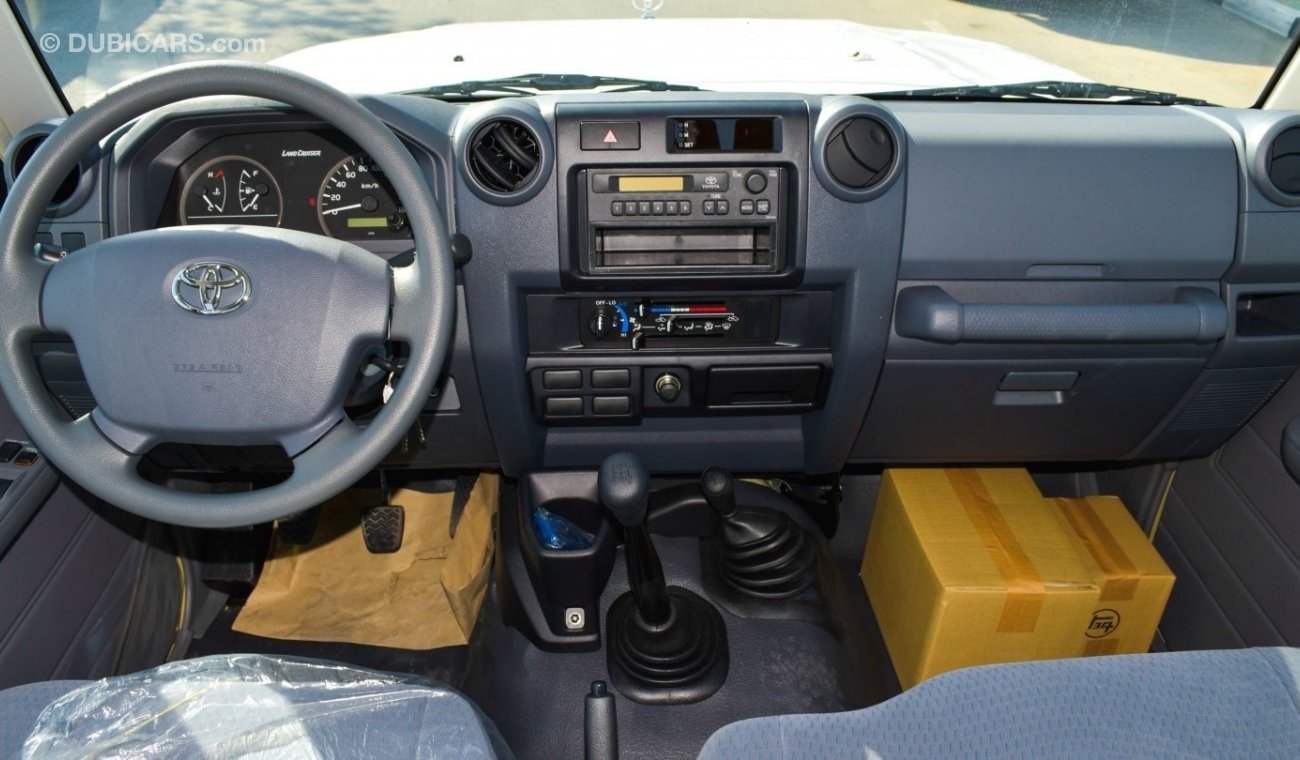 تويوتا لاند كروزر بيك آب 79 DOUBLE CAB PICKUP V6 4.2L  DIESEL 4WD MANUAL TRANSMISSION