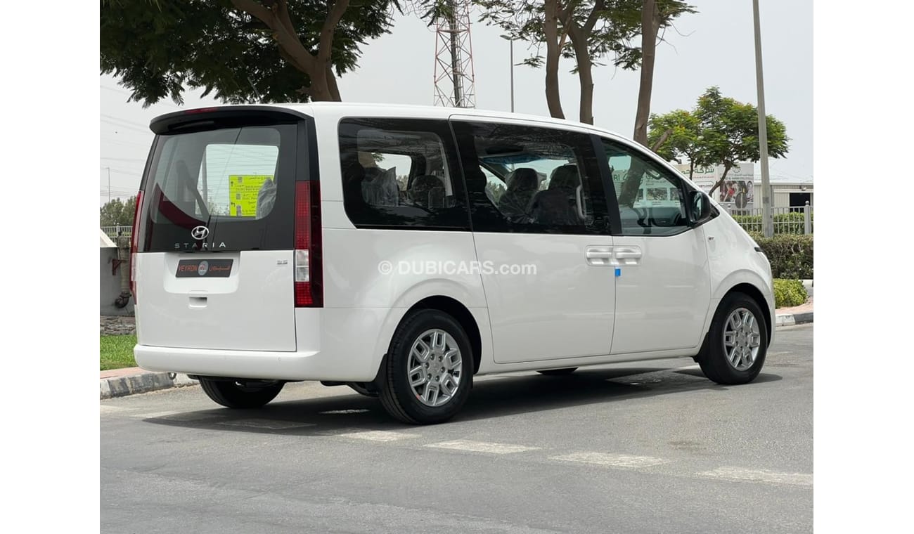 Hyundai Staria 2022 3.5L GCC (9 Seater) 0 Kilometer