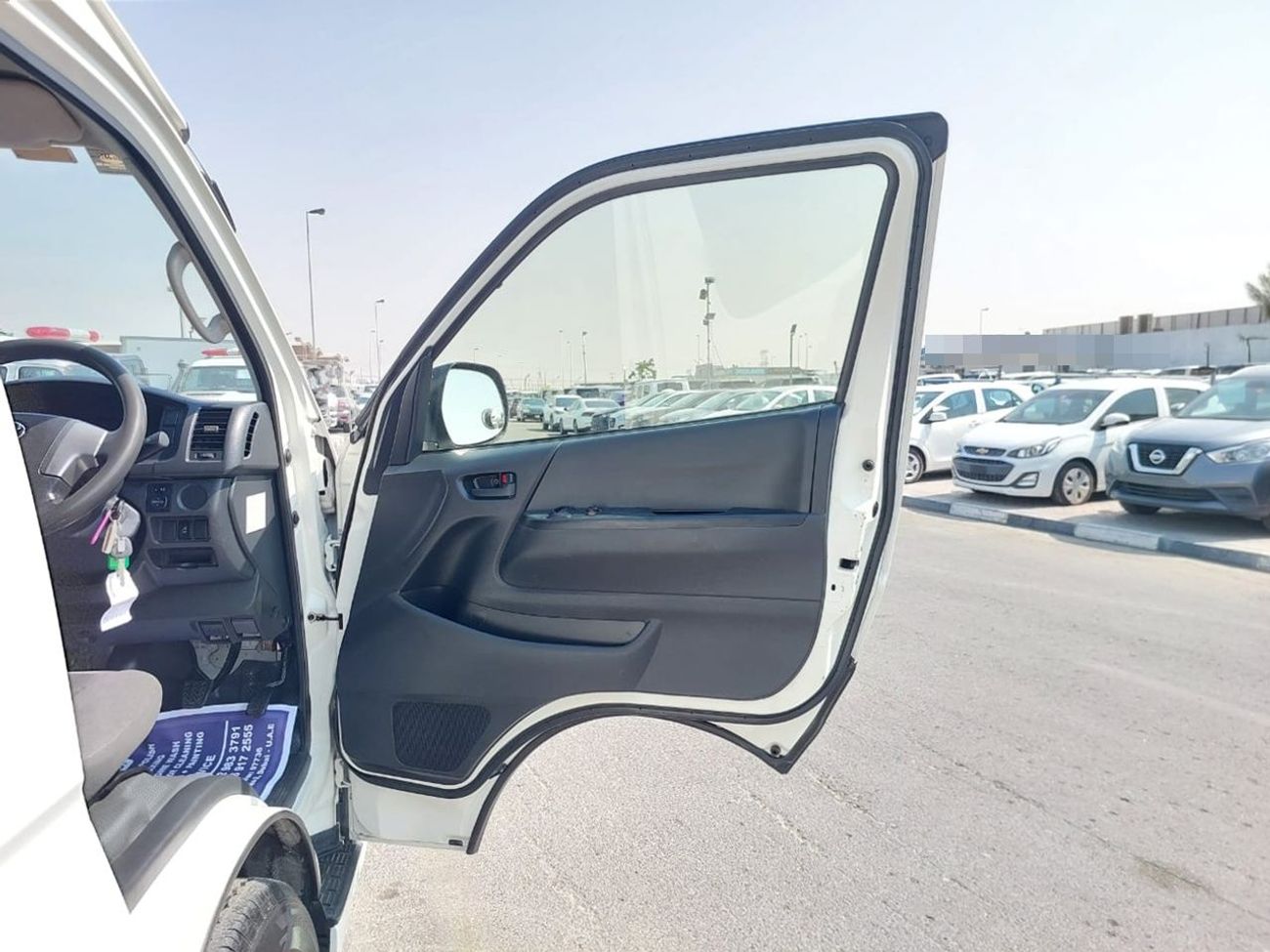 Toyota Hiace TOYOTA HIACE COMMUTER VAN RHD 2017 MODEL 3.0 L DIESEL AUTOMATIC(PM33188)