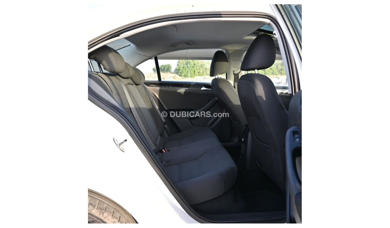 Volkswagen Jetta GCC EXCELLENT CONDITION WITHOUT ACCIDENT 2012 2.0
