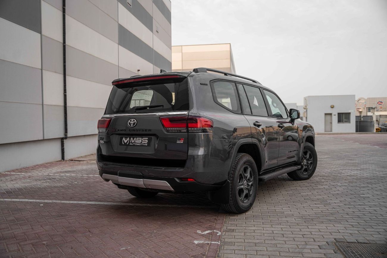 تويوتا لاند كروزر GR-S 3.3L DIESEL A/T WITH MBS VIP AUTOBIOGRAPHY SEAT AND ROOF STAR LIGHT