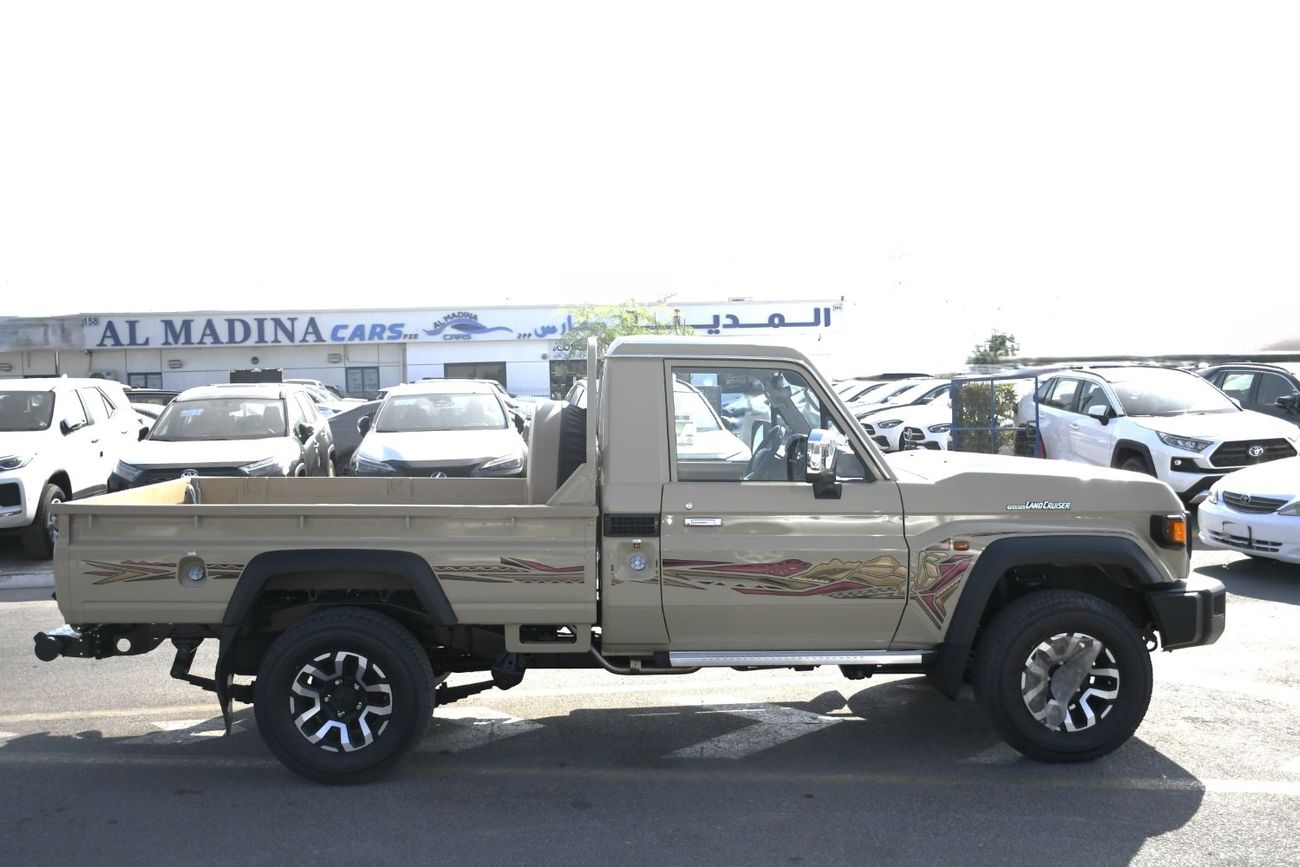 Toyota Land Cruiser Pick Up 79 series 4.0L Automatic with Diff lock
