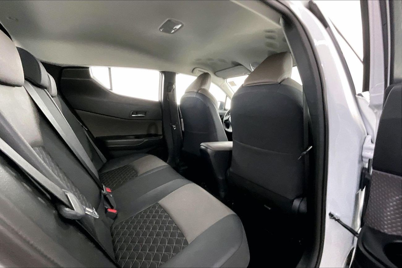 تويوتا CHR GX | National Day Celebration | شامل الضمان | 0 ﺪﻔﻋﺓ ﺃﻮﻟﻯ