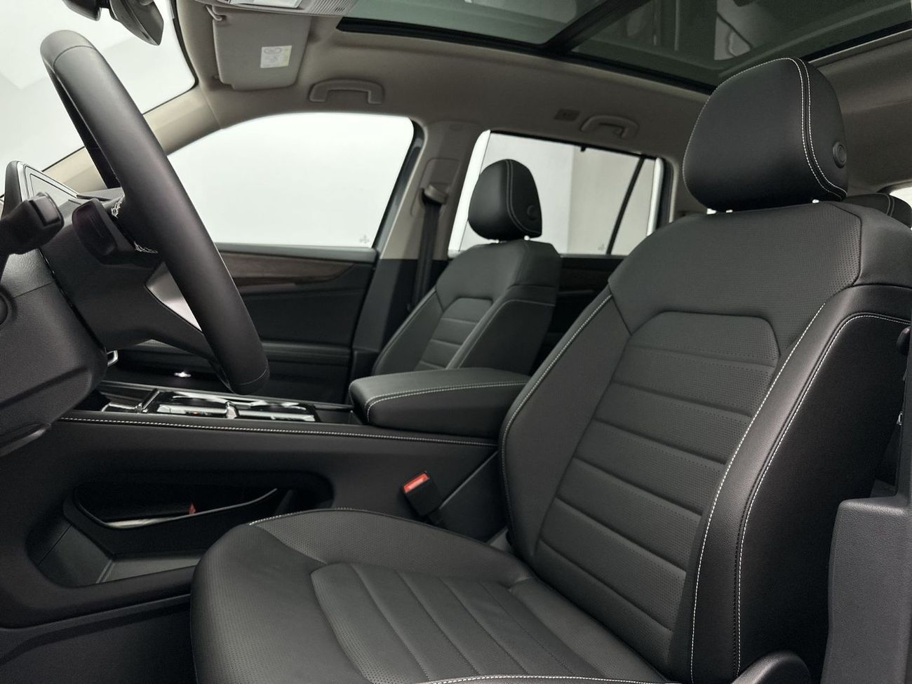 Volkswagen Teramont Comfortline 3.6L Comfortline 2.0 (Ref#53632) - 34,100 AED SAVINGS from New Car