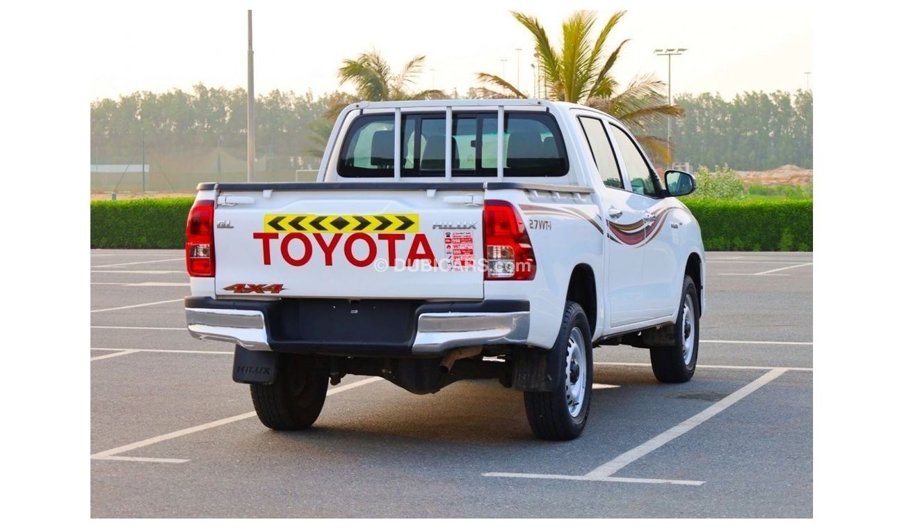 تويوتا هيلوكس GL 2019 2.7L 4X4 DOUBLE CAB A/T PETROL | GCC SPECS - LIKE NEW CONDITION READY TO DRIVE