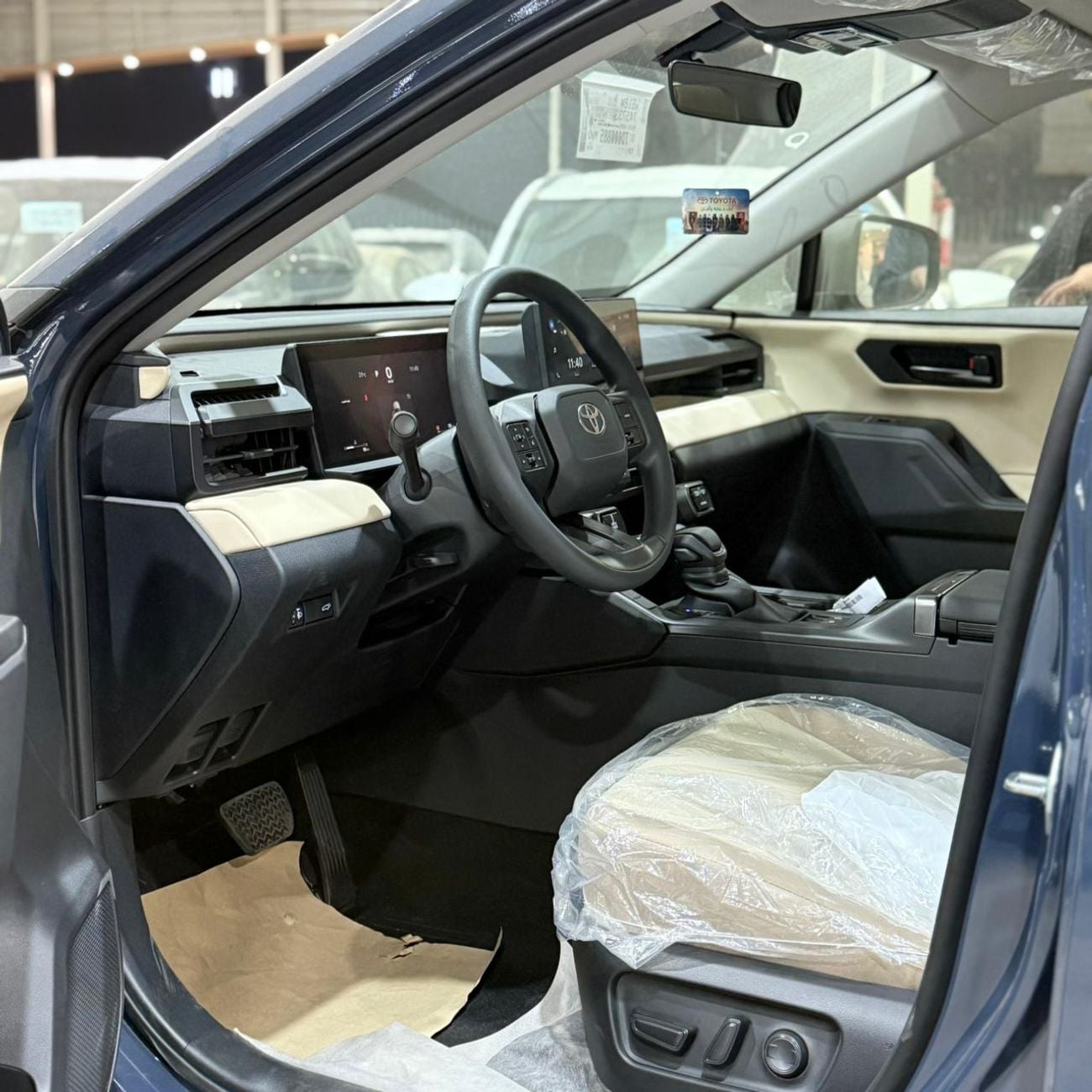 Toyota RAV4 2026 Toyota RAV4 XLE 4x4 2.0L Petrol AT( sunroof & Electric Seat)