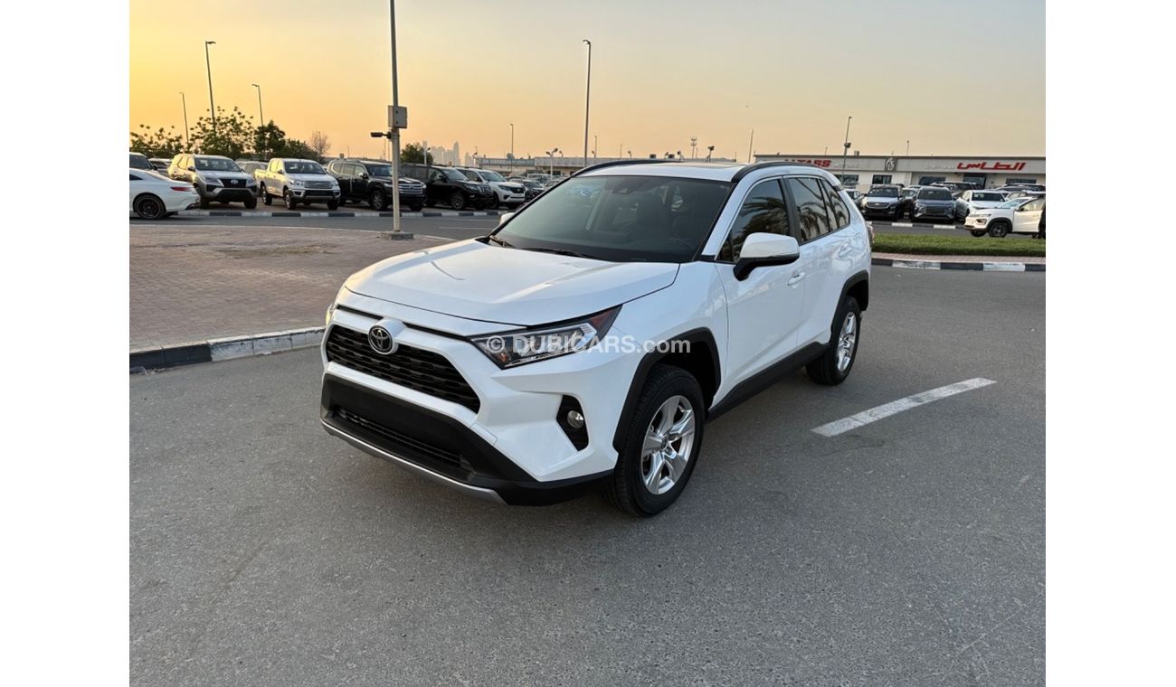 Toyota RAV4 Toyota RAV4 XLE full option, 2.5L 4cylinders. Front wheel Drive