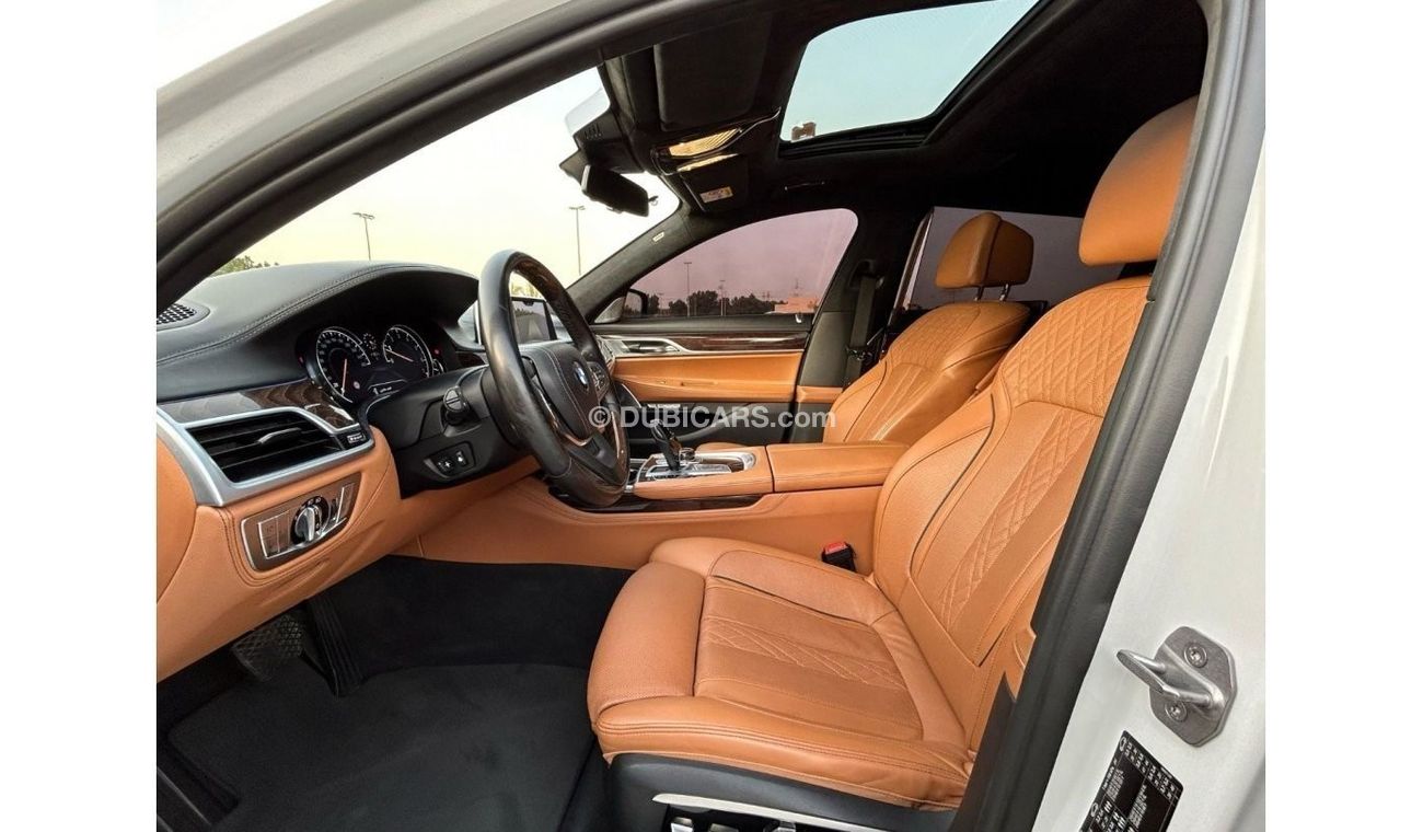 BMW 750Li Luxury Executive BMW 750LI XDrive 2017 GCC V8 4.4L Full option // Perfect condition // Under service