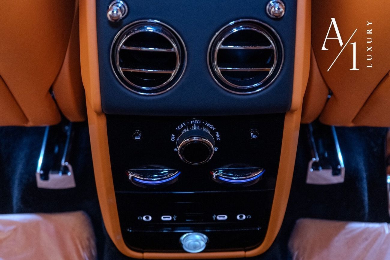 Rolls-Royce Cullinan 2025 Rolls Royce Cullinan V12, Like Brand New, Delivery kms, Fully Loaded, Japanese Spec