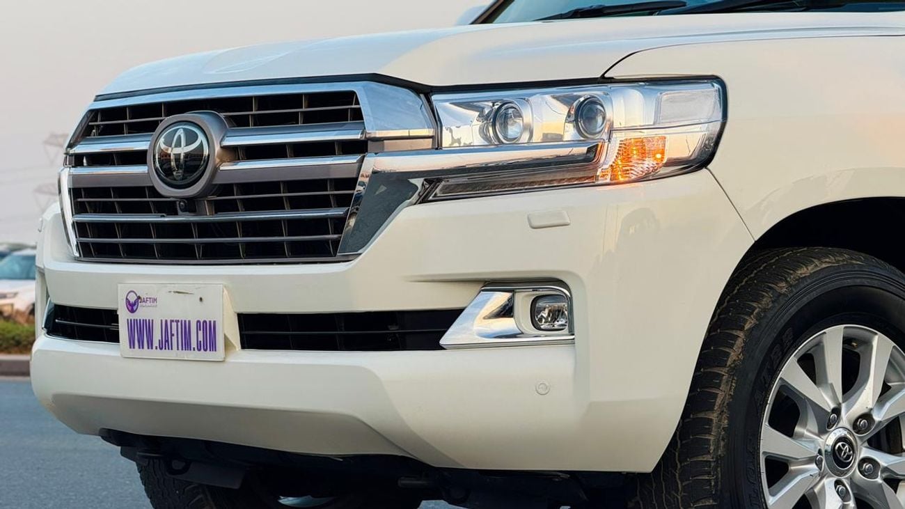 Toyota Land Cruiser SAHARA | PUSH START | SUNROOF | 360 VIEW CAMERA | V8 DIESEL ENGINE | AT | ELECTRIC HEATED & MEMORY S