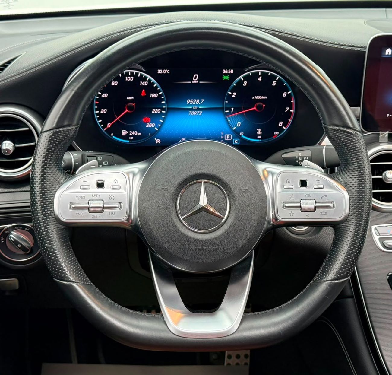 Mercedes Benz GLC 300 AMG 2020 Mercedes Benz GLC300 4MATIC, Warranty, Full Mercedes Service History, Fully Loaded, GCC