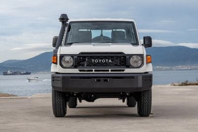 Toyota Land Cruiser Pick Up Land Cruiser Pick Up D/C 4.2L Diesel M/T 2024