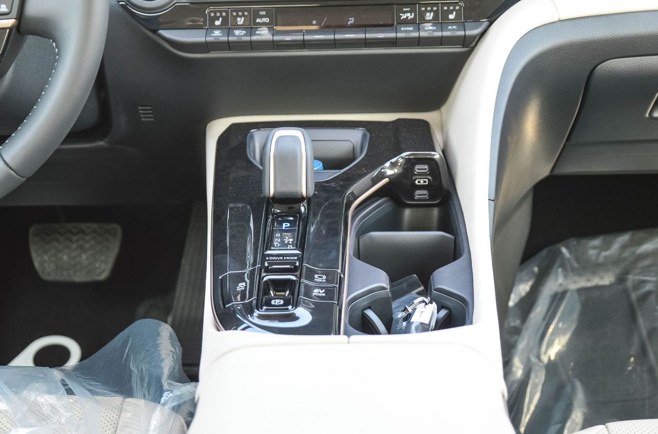 Toyota Crown TOYOTA CROWN HYBRID 2.5L FWD SEDAN 2026