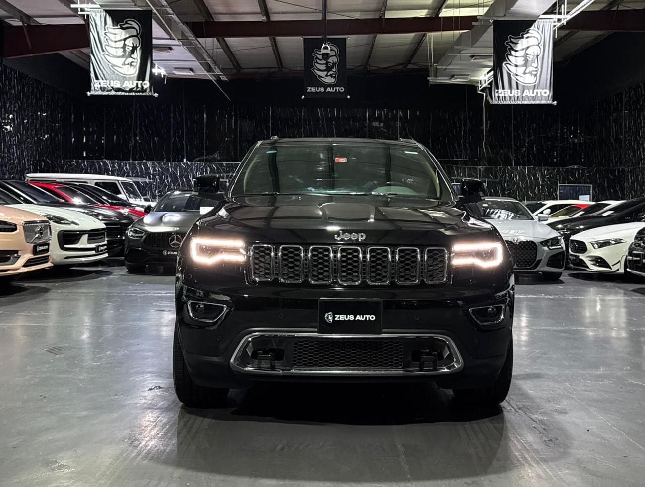جيب جراند شيروكي Jeep Grand Cherokee | 4x4 Limited | Low mileage | Gcc