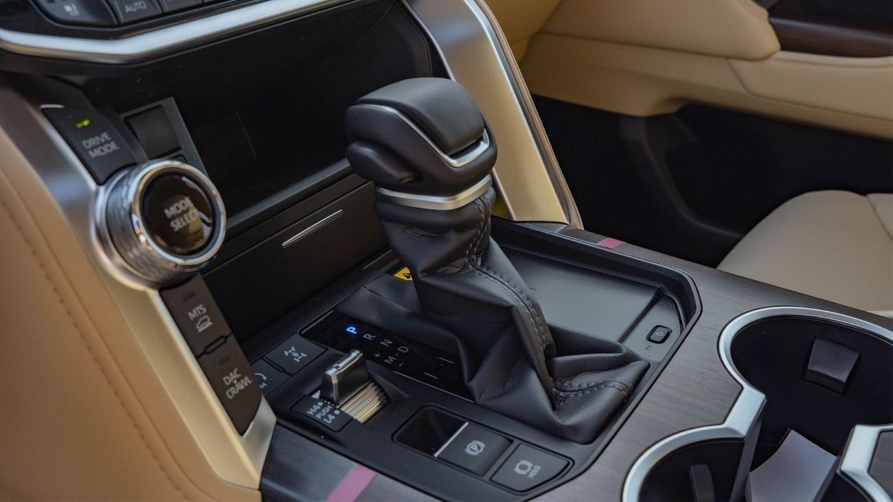 Toyota Land Cruiser 2025 Toyota Land Cruiser 300 GXR 3.5L AT Petrol (White)